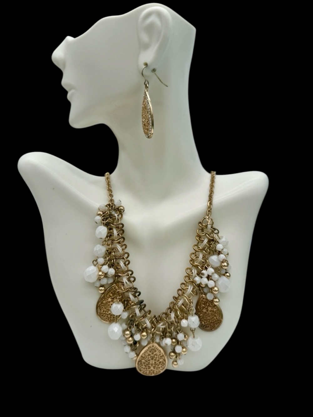 Vintage Filigree Gold Statement Necklace and Earrings Coordinated Set - Picture 4 of 10